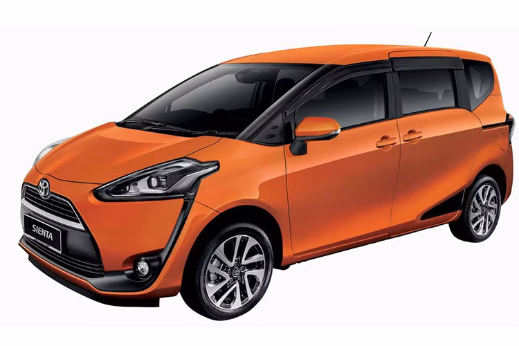 Toyota Sienta là một chiếc MPV 7 chỗ ngồi nằm ở phân khúc dưới mẫu xe đàn anh Innova, hiện đang bán khá phổ biến tại thị trường Indonesia và Malaysia. Bước sang phiên bản cải tiến mới, Toyota Sienta 2018 được nâng cấp thêm nhiều tiện ích phù hợp hơn với thị hiếu người dùng.
