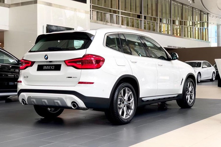 BMW X3 phiên bản xDrive30i M-Sport sử dụng động cơ 4cyl thẳng hàng dung tích 2.0L, tăng áp cổng nạp kép, cho công suất tối đa 248 mã lực tại 5.200 - 6.500 v/p và mô-men xoắn cực đại 349Nm có được từ 1.450 - 4.800 v/p.