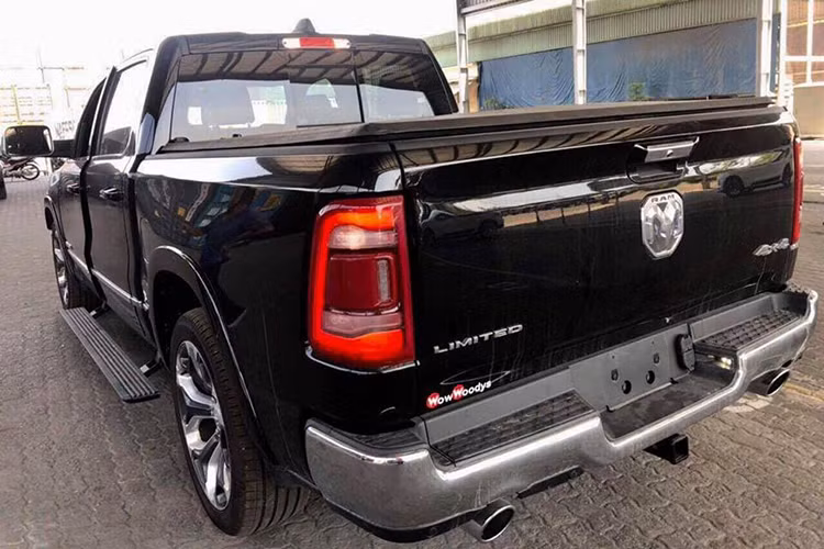 Ram 1500 2019 được tích hợp nhiều giải pháp kỹ thuật mới, chưa từng xuất hiện trước đây. Bằng các biện pháp "ép cân" với chassis và thân xe, tổng trọng lượng của xe đã giảm tới gần 103kg so với thế hệ trước, dẫn tới tải trọng và độ tiết kiệm nhiên liệu được nâng cao.
