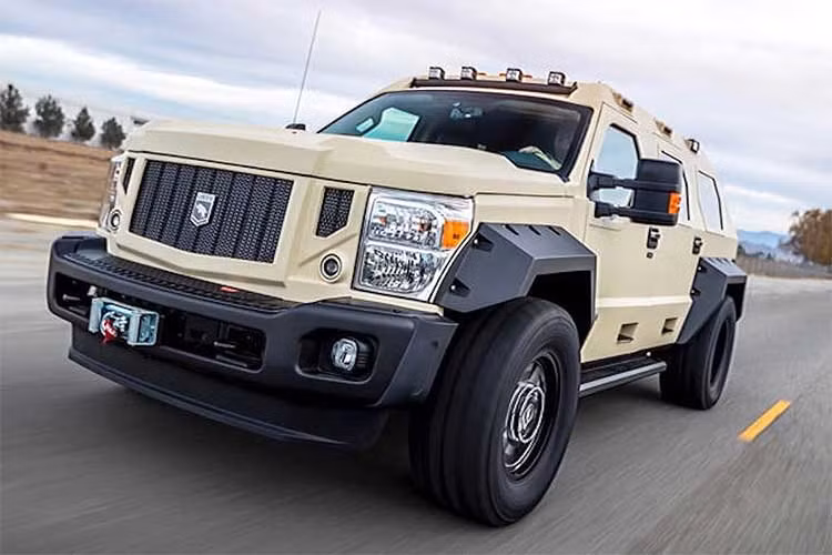 Giống như mọi phiên bản Rhino GX khác, chiếc xe được trang bị bộ mâm CNC 20 inch kèm lốp offroad đường kính 38 inch Toyo Open Country M/T. Mức giá của Rhino GX Executive không được USSV tiết lộ chi tiết. Tuy nhiên để sở hữu chiếc xe, khách hàng sẽ phải đặt cọc 25% giá trị của nó nếu sống ở Mỹ, hoặc 50% nếu ở phần còn lại của Thế giới.