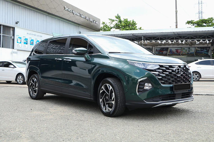 Như vậy, so với giá niêm yết chính hãng, Hyundai Custin 1.5T-GDi 2023 giảm giá tại đại lý tới hơn 75 triệu đồng. Nguồn tin tại đại lý cho thấy lượng hàng tồn kho tại đại lý hiện không nhiều.