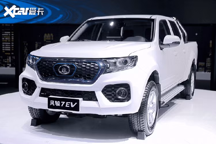 Ngày càng có nhiều nhà sản xuất xe Trung Quốc bước vào phân khúc xe bán tải chạy điện, và Great Wall là cái tên mới nhất bước vào hàng ngũ này. Mới đây, thương hiệu này đã chính thức trình làng mẫu Wingle 7 EV (tên gốc Trung Quốc: Fengjun 7 EV) trong vai một biến bản bán tải chạy điện Wingle 7.