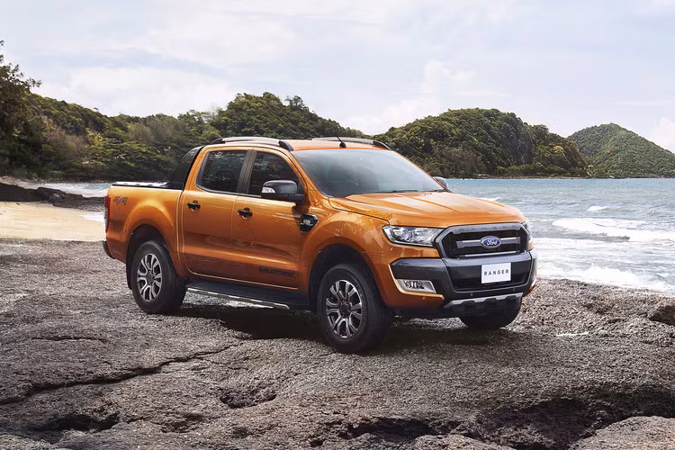 Phiên bản Ford Ranger Wildtrak 2.2L AT 4x4 mới vừa được ra mắt tại thị trường Việt Nam phát triển dựa trên nhu cầu của khách hàng về một chiếc xe bán tải đa dụng, kết hợp hài hòa giữa tiện nghi và tiết kiệm nhiên liệu và sức mạnh, cùng khả năng vận hành trên các địa hình khó để thực hiện những công việc tốt nhất.