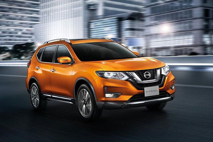 Nissan Thái Lan vừa giới thiệu X-Trail phiên bản nâng cấp giữa vòng đời với các cải tiến về nội/ngoại thất và cả động cơ. Mẫu xe Nissan X-Trail 2019 facelift đã loại bỏ động cơ xăng 2.0L và thay thế bằng động cơ xăng 2.5L và hệ truyền động hybrid gồm một động cơ xăng 2.0L kết hợp với một mô tơ điện