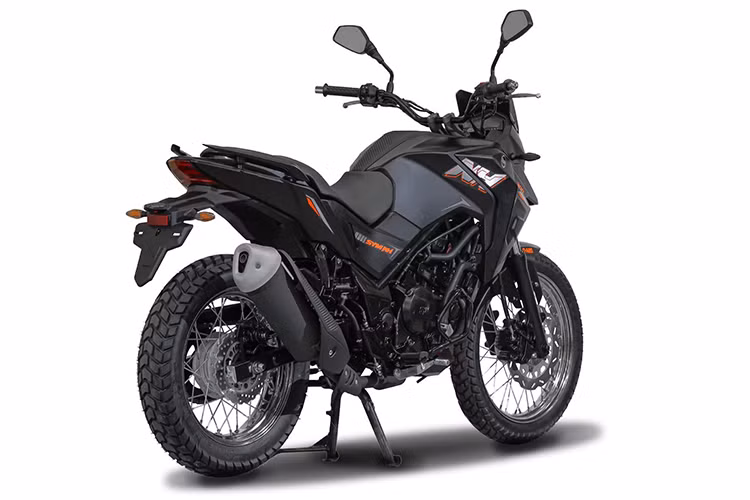 Giá xe Dafra SYM NH 300 2025 được công bố là 24.990 R$ (tương đương khoảng 97 triệu đồng). Mặc dù mức giá này cao hơn so với các mẫu xe như Yamaha Exciter và Honda Winner X, nhưng hoàn toàn tương xứng với những trang bị cao cấp mà mẫu xe này sở hữu.