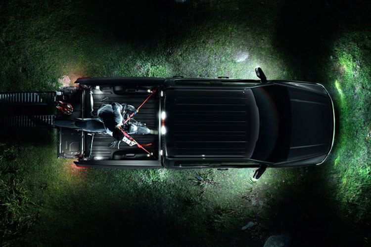 Về an toàn, F-150 Lightning bao gồm những tính năng như hỗ trợ tránh va chạm sớm, phanh khẩn cấp tự động đi kèm phát hiện người đi bộ, cảnh báo va chạm phía trước, phát hiện điểm mù và cảnh báo phương tiện cắt ngang khi lùi, hỗ trợ giữ làn đường, camera lùi, đèn pha tự động, cảm biến lùi, hỗ trợ phanh khi lùi hoặc phanh tự động sau va chạm…