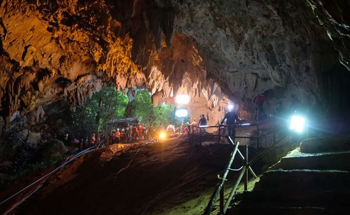 Các nỗ lực giải cứu vẫn không ngừng nghỉ .