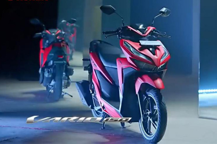 Mẫu xe ga Honda Vario 150 phiên bản 2018 vừa chính thức ra mắt tại thị trường Indonesia với thiết kế khác biệt sắc sảo và hiện đại hơn, trang bị cao cấp hơn. Tuy nhiên hệ động lực của xe vẫn được giữ nguyên.