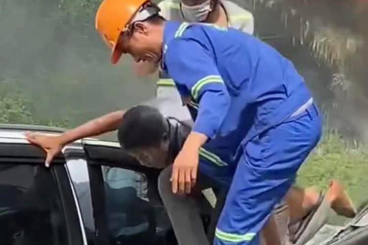 Kết cấu xe có tới 40% là làm từ thép boron là loại thép vững chắc nhất đang được sử dụng trong ngành công nghiệp chế tạo thân xe. Vật liệu này được sản xuất thông qua quy trình gia nhiệt và làm nguội nhanh, giúp nó có thể chịu được lực tác động mạnh mà không bị biến dạng hoặc gãy.