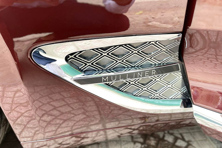 Với nhiều người, việc chọn mua 1 phiên bản xe siêu sang của thương hiệu Bentley ở Việt Nam đã cho thấy họ có tài chính khá vững vàng, không chỉ thế còn sở hữu một bản cá nhân hóa đủ thể hiện sự đẳng cấp và chịu chơi, cuối cùng là xe sang đi kèm biển đẹp.