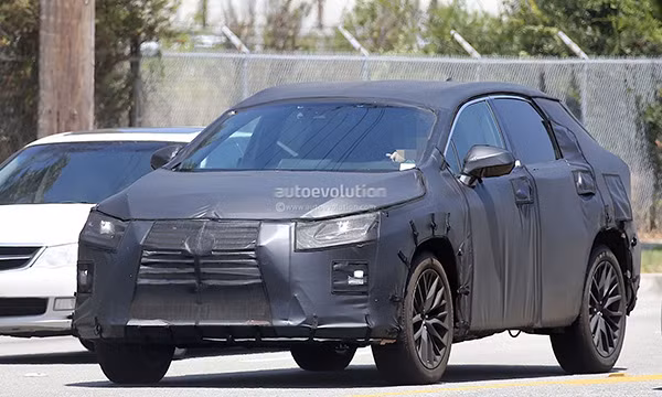 SUV Lexus phien ban 7 cho lo dien 