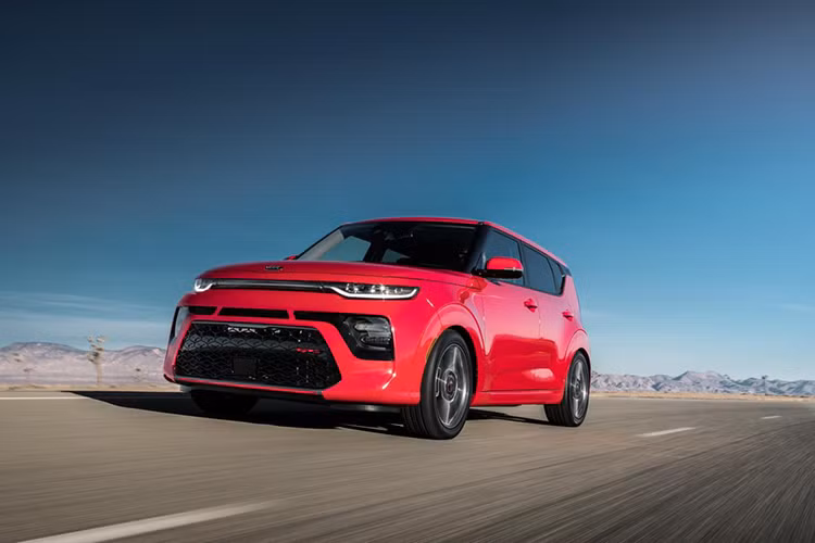 Kia Soul 2020 sẽ được bán ra thị trường Mỹ với các phiên bản GT-Line, X-Line, EX Design với các trang bị khác nhau, bao gồm nhiều lựa chọn vành đúc có kích thước 18 inch theo ý thích của chủ nhân.