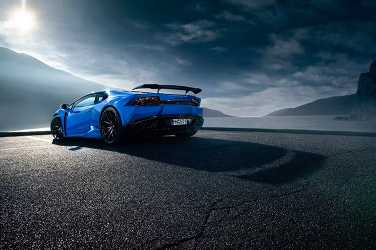 Bộ lò xo thể thao mới cũng được thay thế giúp Novitec Torado Lamborghini Huracan N-Largo giảm khoảng sáng gầm xuống một khoảng 35 mm nhằm tăng ổn định cho siêu xe khi vận hành ở tốc độ cao.