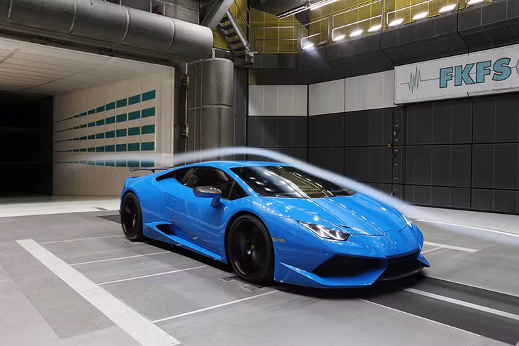 Hãng độ tại Đức vừa ra mắt phiên bản Novitec Torado Lamborghini Huracan sử dụng gói độ N-Largo của hãng. Đây là gói độ được xem là hoàn hảo cho "siêu bò" Huracan, nếu chỉ nhìn qua chắc chắn bạn không tin đó là bản độ.