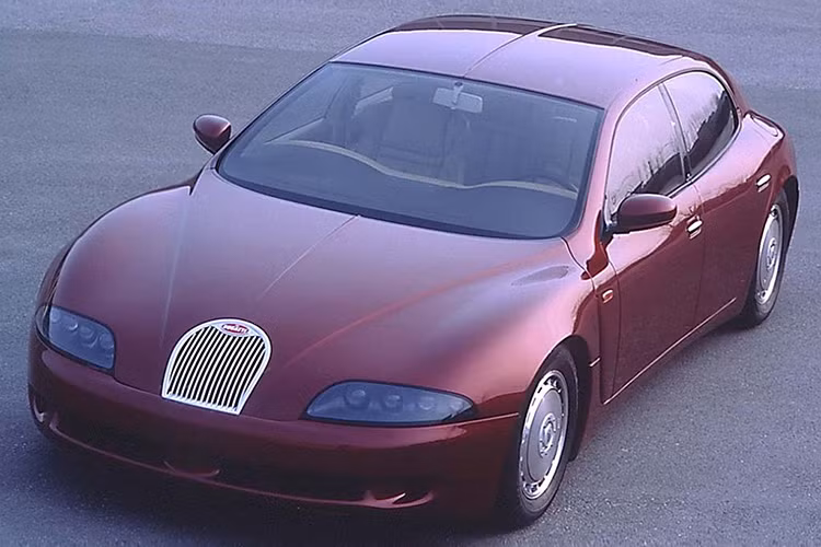 Chiếc sedan hàng hiếm ra mắt tại Geneva Motor Show năm 1993, nó thể hiện quan điểm của Bugatti trong nỗ lực sản xuất dòng xe coupe 4 cửa. 