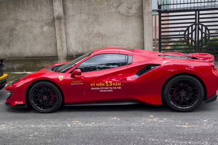 Ngoài siêu xe và xe siêu sang còn có vài chiếc xe SUV trị giá từ vài tỷ đến hàng chục tỷ đồng khác như Cadillac Escalade ESV Sport, Rolls-Royce Cullinan hay Mercedes-AMG G63.