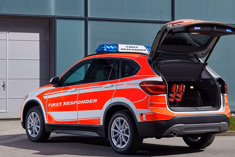 Đây loại xe cỡ nhỏ BMW được trang bị cho đội phản ứng nhanh thuộc các lực lượng như cảnh sát, cấp cứu… có nhiệm vụ xuất hiện nhanh chóng và xử lý kịp thời trước khi xe cứu thương đến.