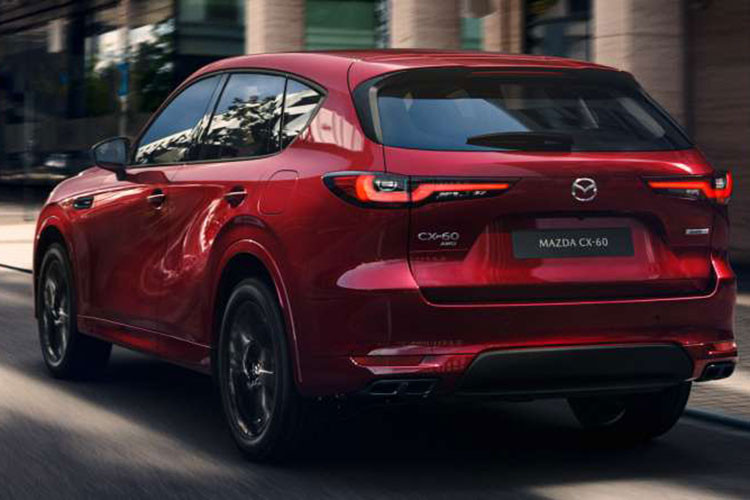 Với kích thước lớn và nội thất chỉ 2 hàng ghế xe có thể tích khoang hành lý 570 lít hoặc 1.726 lít nếu ghế sau gập xuống. Cuối cùng là những trang bị an toàn hiện đại như cảnh báo va chạm phía trước/sau, cảnh báo điểm mù, cảnh báo lệch làn đường,...