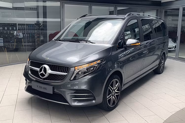 Mercedes-Benz Viet Nam bat ngo tung uu dai len toi 450 trieu dong-Hinh-2