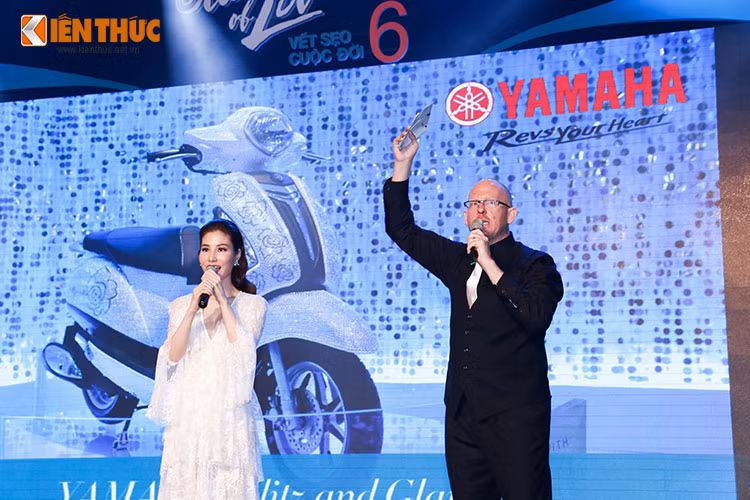 Grande là một trong những mẫu xe mới nhất của Yamaha được ra mắt tại thị trường Việt Nam vào hồi tháng 7/2014. Ngoài thiết kế tổng thể đầy nữ tính và hợp thời trang, Yamaha Grande còn được trang bị rất nhiều chi tiết cao cấp cũng như tính năng tiện ích.