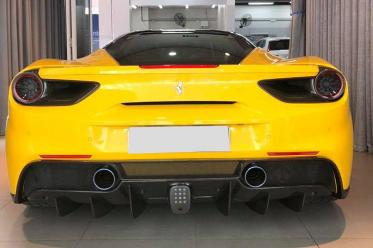 Tại thị trường Việt Nam hiện có ba chiếc siêu xe Ferrari 488 GTB mang màu sơn vàng Giallo Modena rất nổi bật. Trong đó, ngoài siêu xe của doanh nhân Hà Nội mới độ lên body kit của Novitec Rosso, còn có một chiếc Ferrari 488 GTB của em trai Phan Thành và siêu xe Ferrari 488 GTB Giallo Modena từng đeo biển số Bình Dương nhưng nay đã được cho ra đầu số của Đồng Nai.
