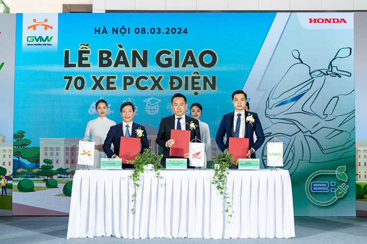 Honda PCX dien se la hoc cu cho DH Cong Nghe Giao thong Van tai