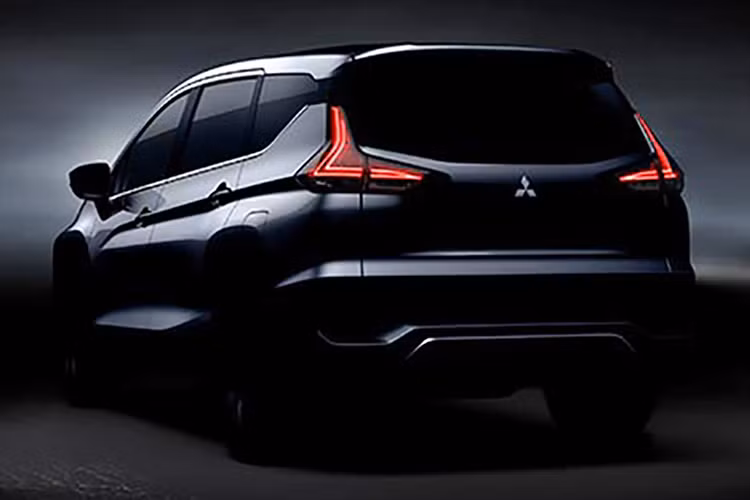 Dự tính, MPV Mitsubishi Expander mới sẽ vẫn sở hữu động cơ xăng 1,5 lít, kết hợp hộp số CVT với 6 cấp số ảo .Ngoài ra còn có tích hợp lẫy chuyển số trên vô-lăng. Expander có nội thất thiết kế 3 hàng ghế với 7 chỗ.