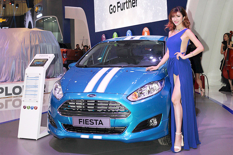 Một trong những mẫu ôtô cho phụ nữ Việt với mức giá rẻ được giảm giá mạnh trong thời gian qua, đó là Ford Fiesta. Mẫu xe này hiện đang được các đại lý của Ford tại Việt Nam áp dụng chương trình ưu đãi hấp dẫn đầu năm 2018. Điều này đã khiến giá xe hiện chỉ hơn 500 triệu đồng.