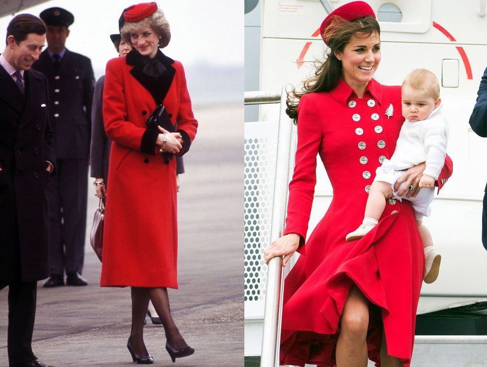 Tông màu đỏ nổi bật được cả Kate Middleton và mẹ chồng yêu thích. Công nương Diana diện áo choàng dài của thương hiệu Catherine Walker tại sân bay Birmingham năm 1984, còn Kate xuất hiện rạng rỡ ở sân bay Wellington(New Zealand) cách đây bốn năm.