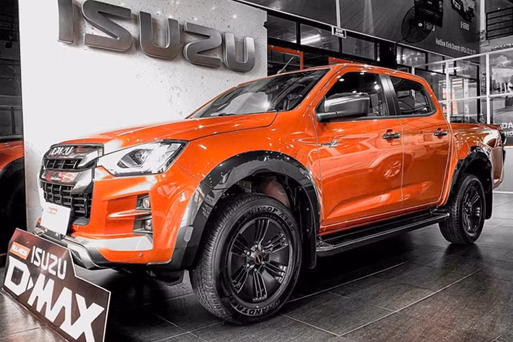 Mẫu xe còn lại thường xuyên nằm trong top 10 ôtô bán kém nhất thị trường Việt Nam trong tháng 4/2024 là Isuzu D-Max. Mẫu xe bán tải này đạt doanh số 30 xe trong tháng vừa qua, giảm 36,1%.