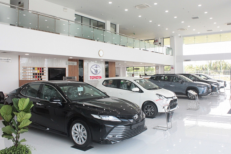 Như vậy, top 10 mẫu ôtô bán ế nhất thị trường trong tháng 4/2024 đã có một số biến động khi Honda Civic Type R, Toyota Land Cruiser và Toyota Corolla Altis rời bảng xếp hạng. Thay thế cho 3 mẫu xe này là Toyota Corolla Cross, Mitsubishi Pajero Sport và Isuzu D-Max.