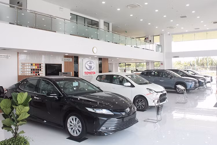 Như vậy, top 10 mẫu ôtô bán ế nhất thị trường trong tháng 4/2024 đã có một số biến động khi Honda Civic Type R, Toyota Land Cruiser và Toyota Corolla Altis rời bảng xếp hạng. Thay thế cho 3 mẫu xe này là Toyota Corolla Cross, Mitsubishi Pajero Sport và Isuzu D-Max.