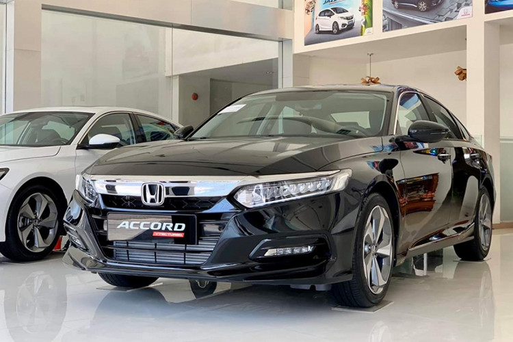 Mẫu xe ế chổng vớ tại Việt Nam trong tháng 4 vừa qua là Honda Accord với doanh số chỉ vỏn vẹn 5 chiếc. So với tháng liền trước, doanh số của mẫu sedan hạng D này giảm đến 54,5%. Doanh số cộng dồn của Honda Accord trong 4 tháng đầu năm nay mới đạt 36 xe.