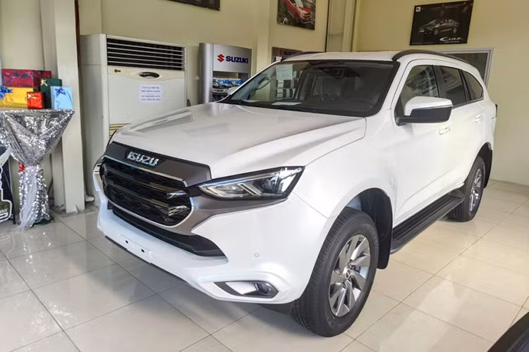 Tháng 4/2024 tiếp tục chứng kiến sự xuất hiện của Isuzu mu-X trong top 10 mẫu ôtô bán kém nhất thị trường. Mẫu SUV hạng D này chỉ bán được 20 xe trong tháng 4. Tuy nhiên, so với tháng 3/2024, doanh số của Isuzu mu-X đã tăng 100%.