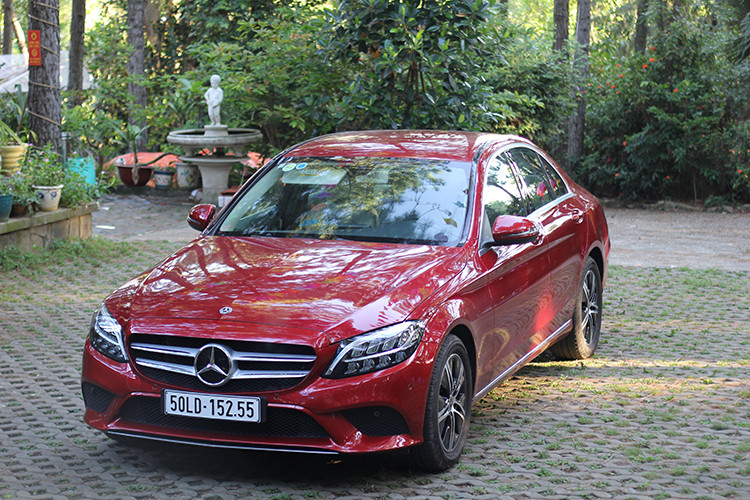 Xe sang gia re - Mercedes-Benz C180 chi 1,39 ty co gi hay?