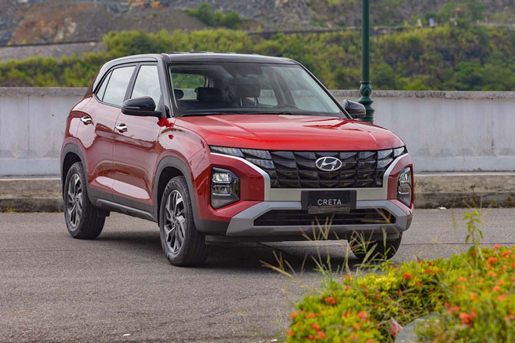 Tân binh đến từ thương hiệu Hàn Quốc Hyundai Creta góp mặt ở vị trí thứ 4 trong bảng xếp hạng với doanh số 1.979 xe được bán ra thị trường, tăng 244 xe so với tháng trước. Cộng dồn từ đầu năm đến nay đã có 8.982 xe được bán ra. Hyundai Creta vừa được Hyundai Thành Công ra mắt vào cuối tháng 3/2022 dưới dạng nhập khẩu từ Indonesia trước khi lắp ráp trong nước.