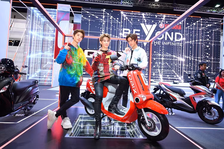 Mẫu xe này có thiết kế đột phá mới lạ, sở hữu các màu sắc đẹp lung linh, cùng phong cách thời trang đầy hấp dẫn. Xe được đánh giá có diện mạo hiện đại, trang bị các tính năng giúp lái xe cảm thấy thú vị.