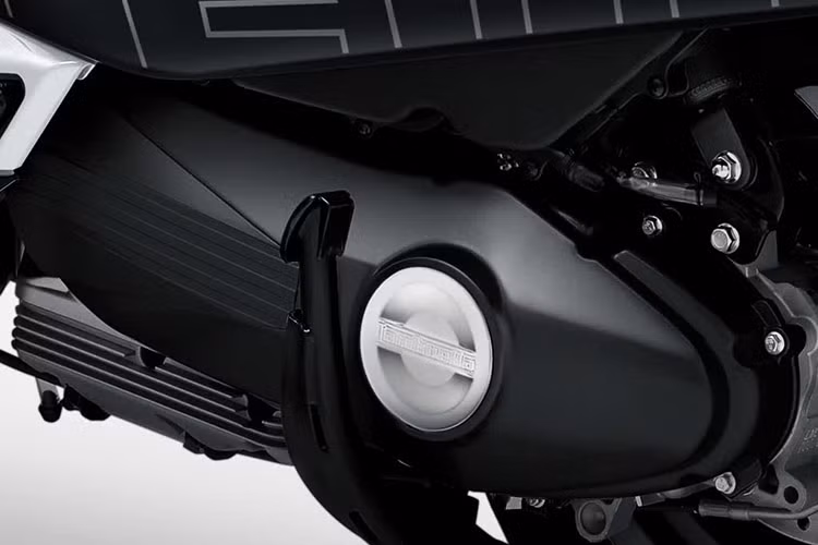 Sức mạnh của XP200 GP đến từ động cơ LSP (Lambretta Super Performance) dung tích 184,7 cc, làm mát bằng nước. Khối động cơ này theo tôi tham khảo cho ra công suất 18,3 mã lực và mô-men xoắn cực đại đạt 16,5 Nm.