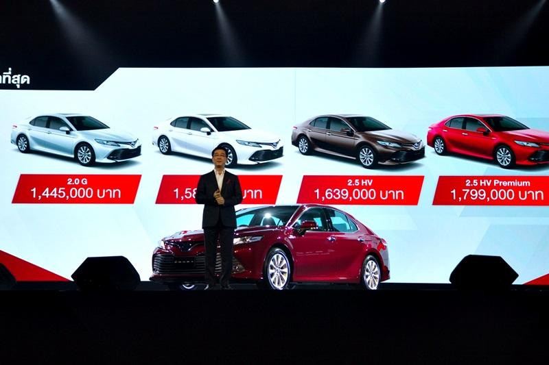 Cuối cùng là hệ thống động cơ hybrid, bao gồm máy xăng 2,5 lít có công suất tối đa 178 mã lực tại tua máy 5.700 vòng/phút và mô-men xoắn cực đại 221 Nm tại dải tua máy 3.600 - 5.200 vòng/phút. Động cơ kết hợp với mô-tơ điện có công suất tối đa 120 mã lực và mô-men xoắn cực đại 202 Nm. Tổng cộng, hệ thống động cơ hybrid này mạnh 211 mã lực.