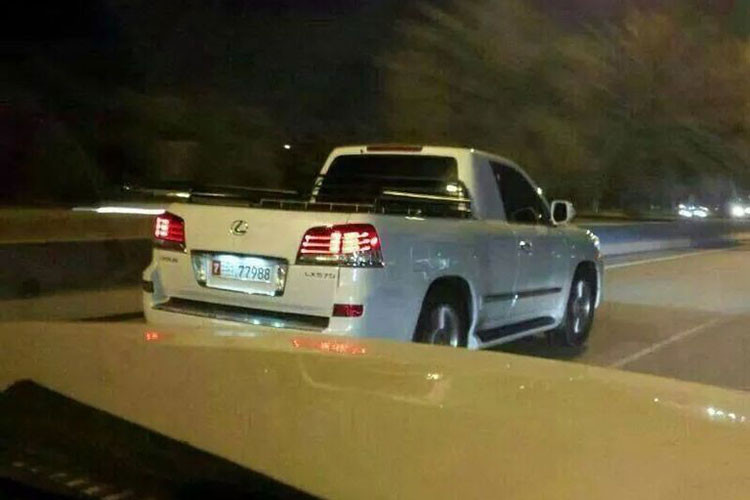 Xe sang Lexus LX570 Super Sport phiên bản bán tải này có thể được dân chơi độ lại và nó sẽ vẫn sử dụng khối động cơ V8 5.7L, cho công suất 367 mã lực và mô-men xoắn 530 Nm. Hộp số tự động 8 cấp. Xe có 5 chế độ lái, gồm Comfort, Eco, Normal, Customize, Sport S và Sport S+.