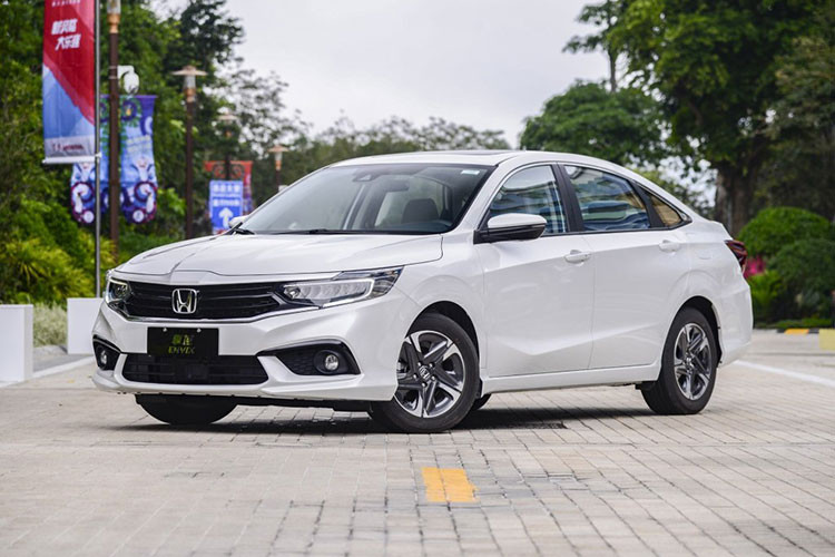 Honda mới đây đã chính thức tung mẫu sedan cỡ nhỏ Envix 2019 ra thị trường Trung Quốc. Honda Envix 2019 mới vốn được phát triển dựa trên cơ sở gầm bệ kéo dài của Honda City. Envix thực chất chỉ là một phiên bản thay đổi thiết kế của mẫu sedan Honda Crider 2019 đã ra mắt thị trường Trung Quốc vào hồi tháng 9 năm ngoái.