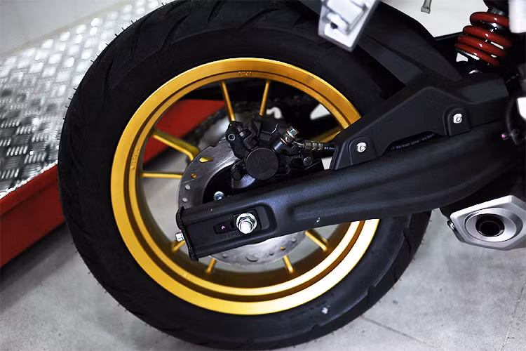 Demon 150RG sở hữu khối động cơ hoàn toàn khác biệt so với "người anh em" GPX Demon 125cc từng xuất hiện tại thị trường Việt Nam trước đây với dạng máy đứng SOHC 2 van xi-lanh đơn, làm mát bằng không khí, dung tích 149cc. Động cơ vẫn dạng chế hòa khí, kèm hộp số 5 cấp.