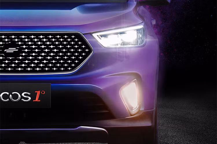 Changan COS1° sở hữu chiều dài tổng thể 4.830 mm, rộng 1.868 mm, cao 1.750 mm và chiều dài cơ sở 2.800 mm, Changan COS1° được liệt vào phân khúc SUV cỡ trung nhằm cạnh tranh với mẫu xe đình đám của thương hiệu xe ôtô Mỹ là Ford Everest.