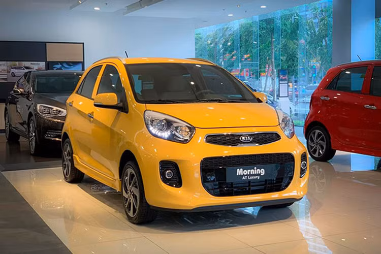  KIA Morning 2020: Giá từ 230 triệu đồng KIA Morning giá rẻ từng "làm mưa, làm gió" tại thị trường Việt Nam. Nếu mang 250 triệu đi mua ôtô cũ, bạn có thể sở hữu một chiếc Morning 2020 còn mới, trang bị tốt, độ phổ biến cao.