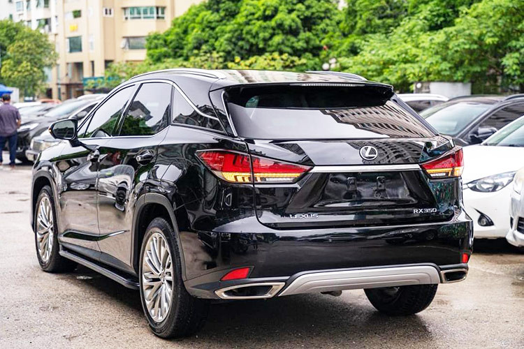 Trang bị an toàn trên Lexus RX300 đời 2021 tại Việt Nam gồm hệ thống chống bó cứng phanh, hỗ trợ lực phanh điện tử, cảm biến khoảng cách trước/sau, kiểm soát lực bám đường, hỗ trợ khởi hành ngang dốc,...