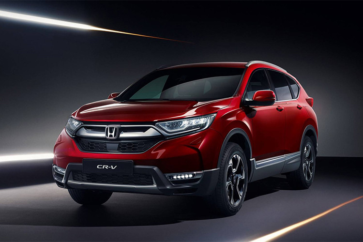 Tại thị trường Việt Nam, Honda CR-V 2018 có giá tạm tính cho các phiên bản E, G và L lần lượt là: 898 triệu đồng, 988 triệu đồng và 1,1 tỷ đồng. Mức giá này do Honda Việt Nam được hưởng thuế nhập khẩu 0% nội khối ASEAN (CR-V 2018 nhập trực tiếp từ Thái Lan).