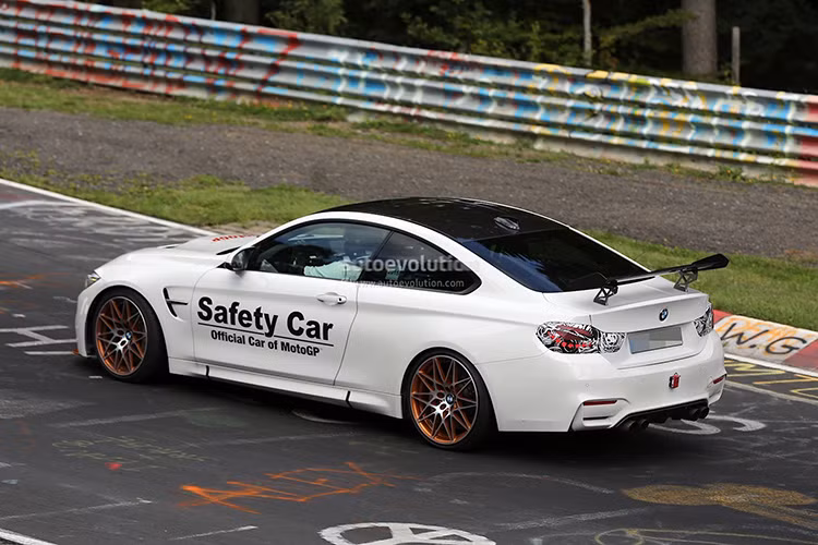 BMW đã tạo ra một chiếc xe demo thử nghiệm công nghệ phun nước làm mát Water Injection. 