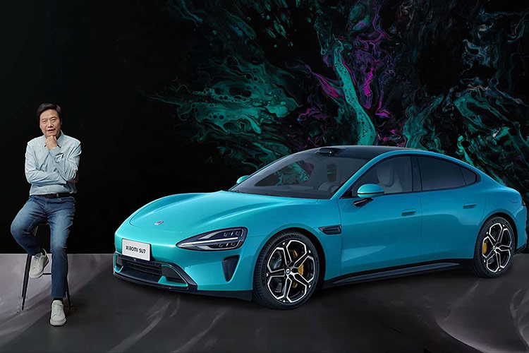 Kể từ khi ra mắt Xiaomi Motors (chịu trách nhiệm phát triển các mẫu xe điện Xiaomi), công ty cho biết đã thực hiện một cách tiếp cận cơ bản, đầu tư gấp 10 lần so với tiêu chuẩn ngành để phát triển các công nghệ cốt lõi và sản xuất ra những chiếc xe chất lượng. 