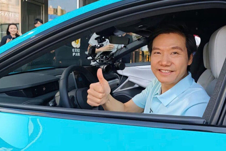 Mặc dù có thông số kỹ thuật ấn tượng và công nghệ hiện đại, nhưng mức giá xe Xiaomi SU7 lại khá hấp dẫn, được kỳ vọng sẽ cạnh tranh với Tesla Model 3 ở Trung Quốc, với giá khởi điểm từ 215.900 nhân dân tệ (tương đương 758 triệu đồng).