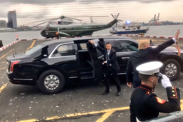 Chiếc siêu xe limousine Cadillac mới của ông Trump cũng được gọi bằng cái tên thân mật là "The Beast", tương tự chiếc cũ phục vụ cựu Tổng thống Barack Obama. Tuy nhiên, so với phiên bản "The Beast" cũ, chiếc limousine này sở hữu thiết kế hiện đại hơn.